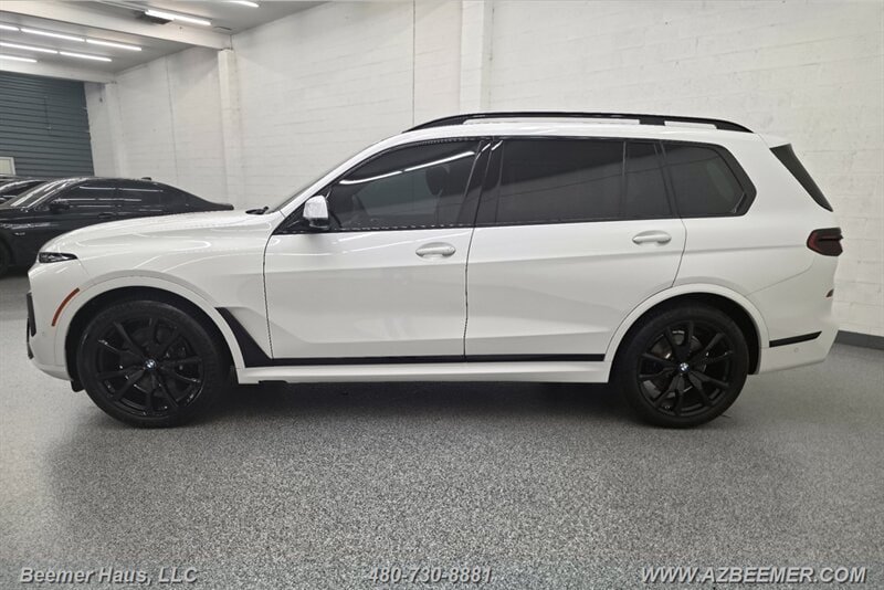 Used 2024 BMW X7 xDrive40i w/ M Sport Package AWD/4WD image 4