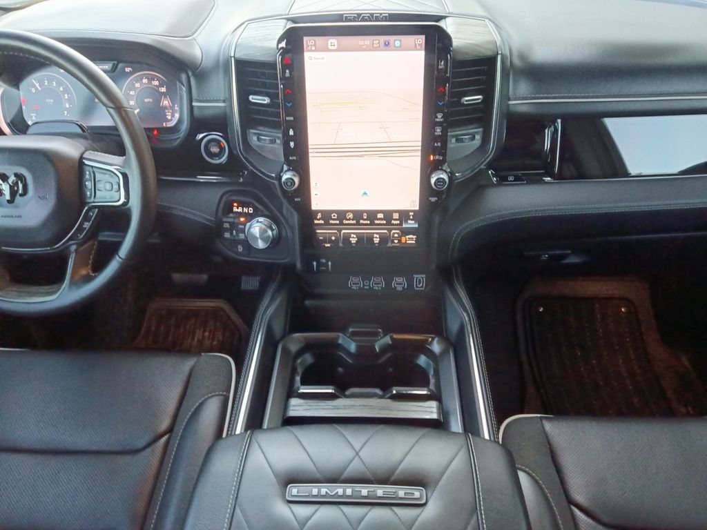 Used 2025 RAM 1500 Limited AWD/4WD image 3