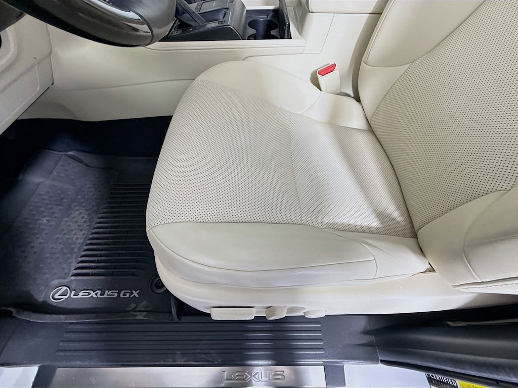 Used 2023 Lexus GX 460 Premium w/ Premium Package image 19