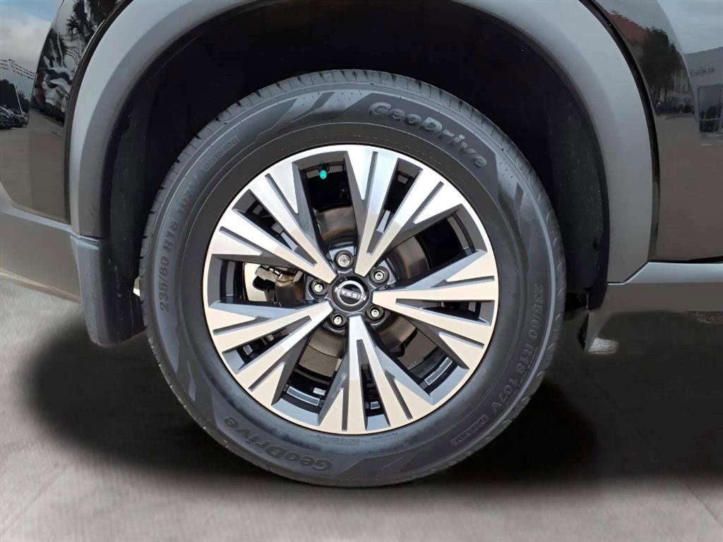 Used 2023 Nissan Rogue SV image 19