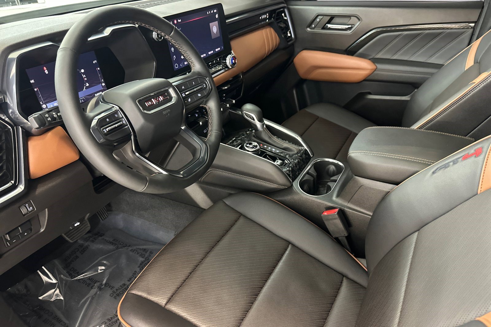 Used 2023 GMC Canyon AT4 w/ AT4 Premium Package image 4