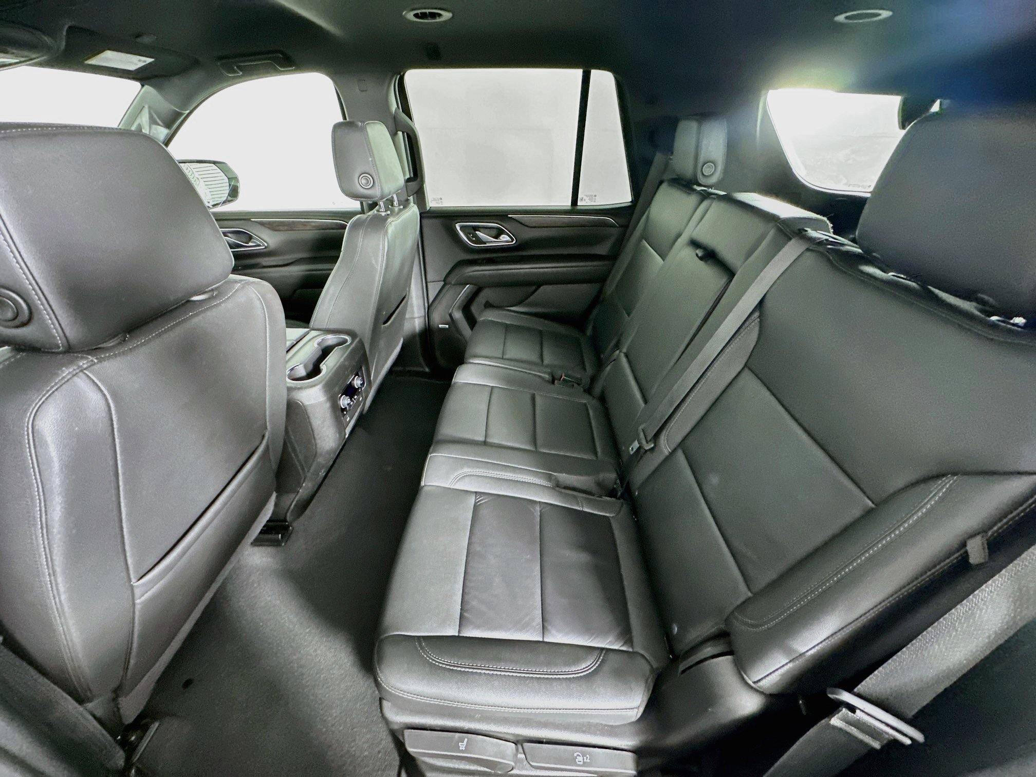 Used 2024 Chevrolet Tahoe LT w/ Luxury Package RWD image 28