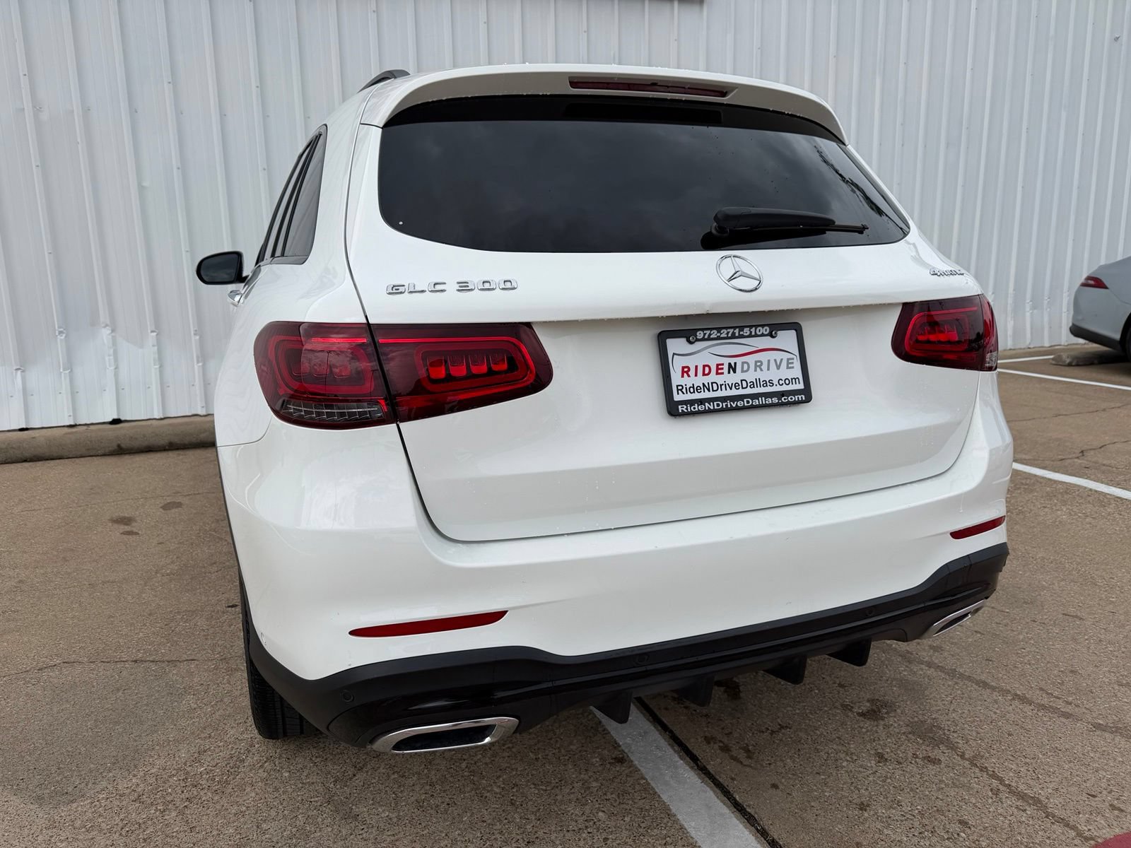 Used 2022 Mercedes-Benz GLC 300 4MATIC w/ AMG Line image 5