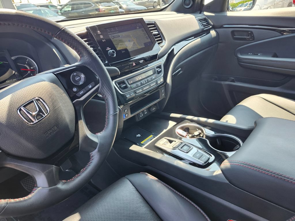 Used 2024 Honda Passport Black Edition image 7