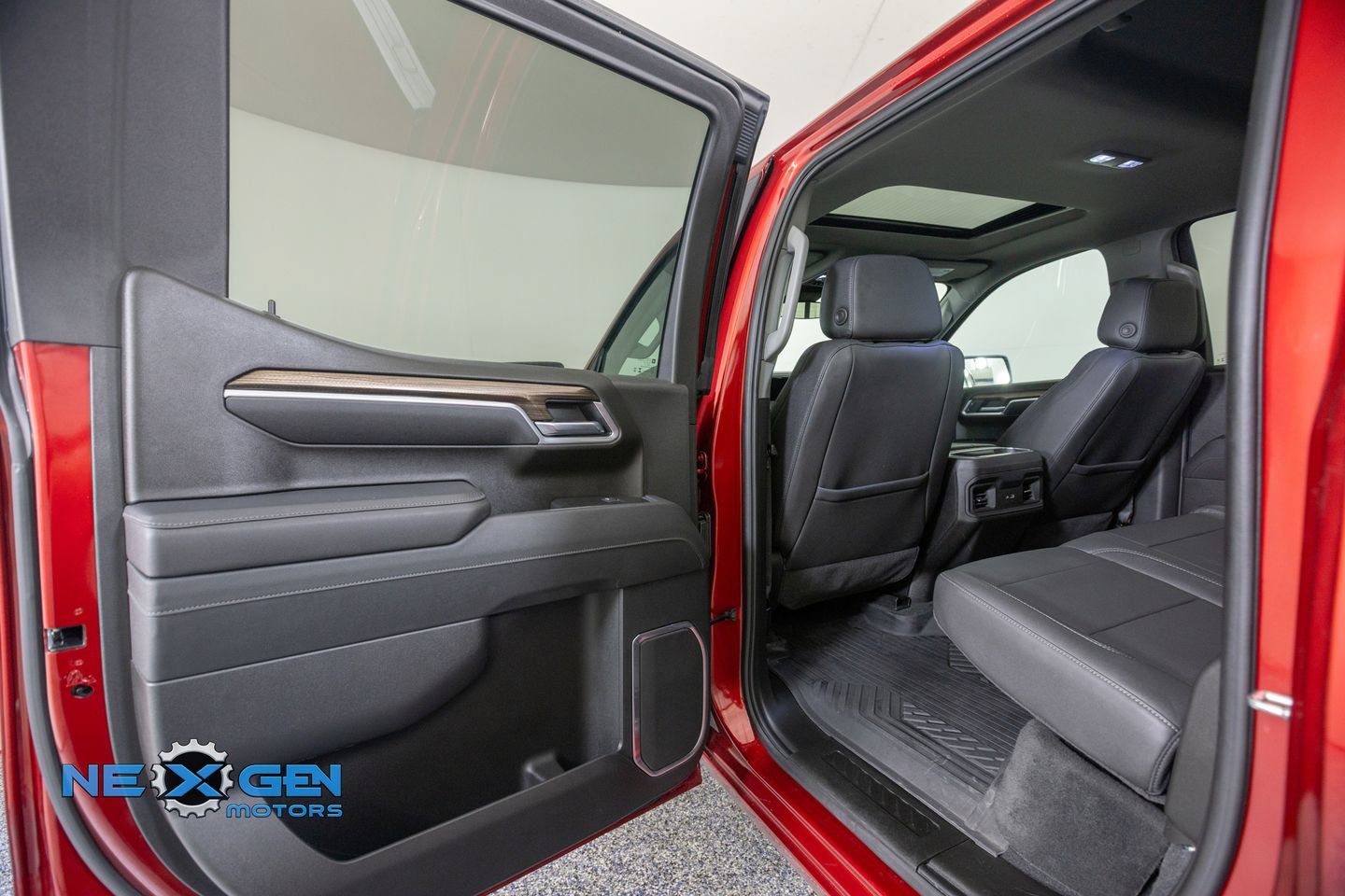 Used 2025 Chevrolet Silverado 1500 RST w/ RST All Star Premium Package AWD/4WD image 26