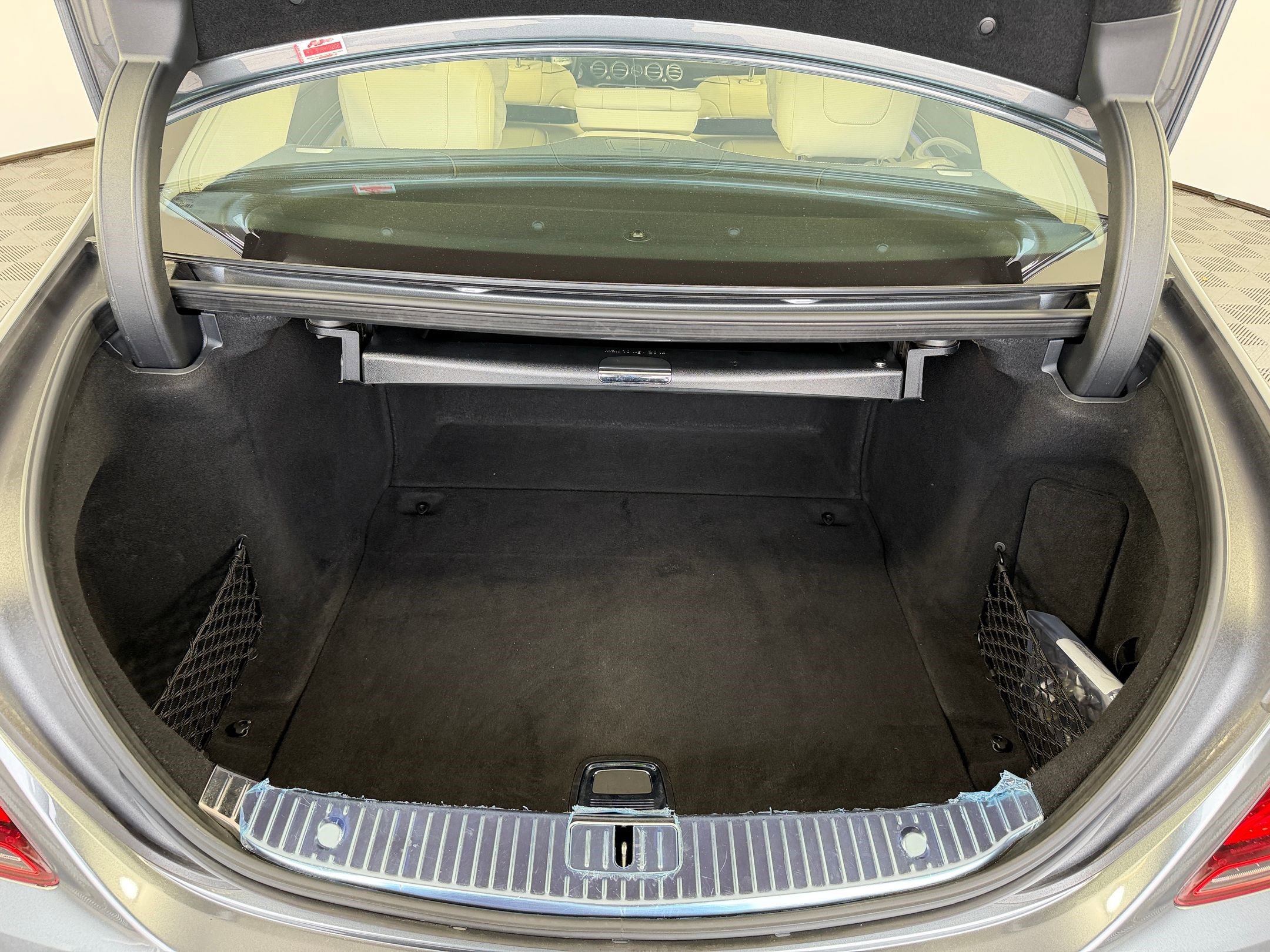 Used 2020 Mercedes-Benz S 560 Sedan image 32