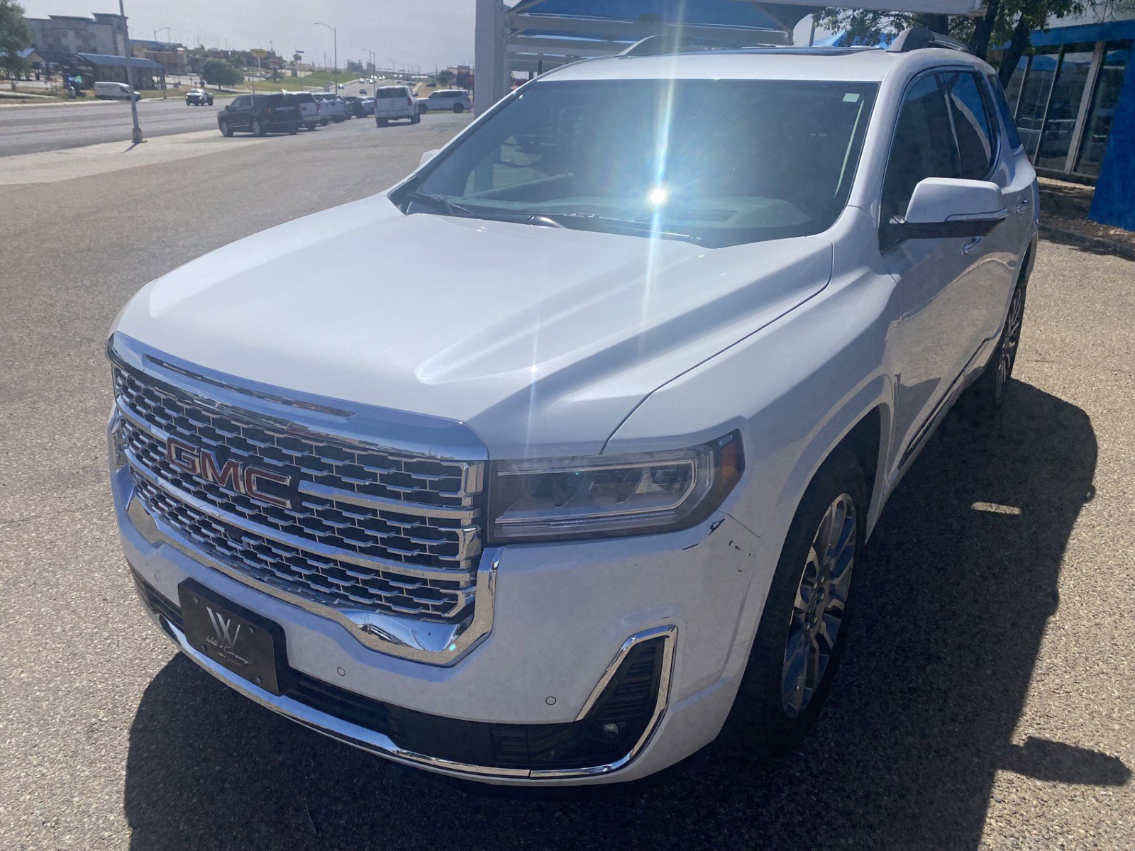 Used 2021 GMC Acadia Denali w/ Denali Ultimate Package AWD/4WD image 3