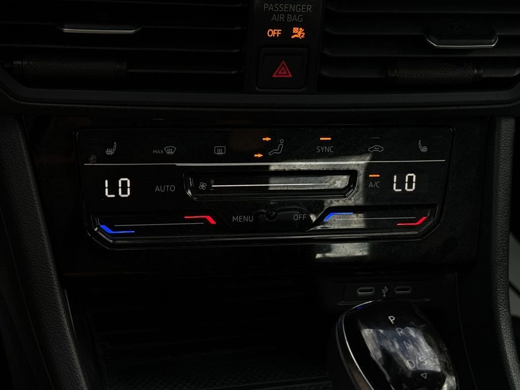 Used 2025 Volkswagen Jetta SE image 20