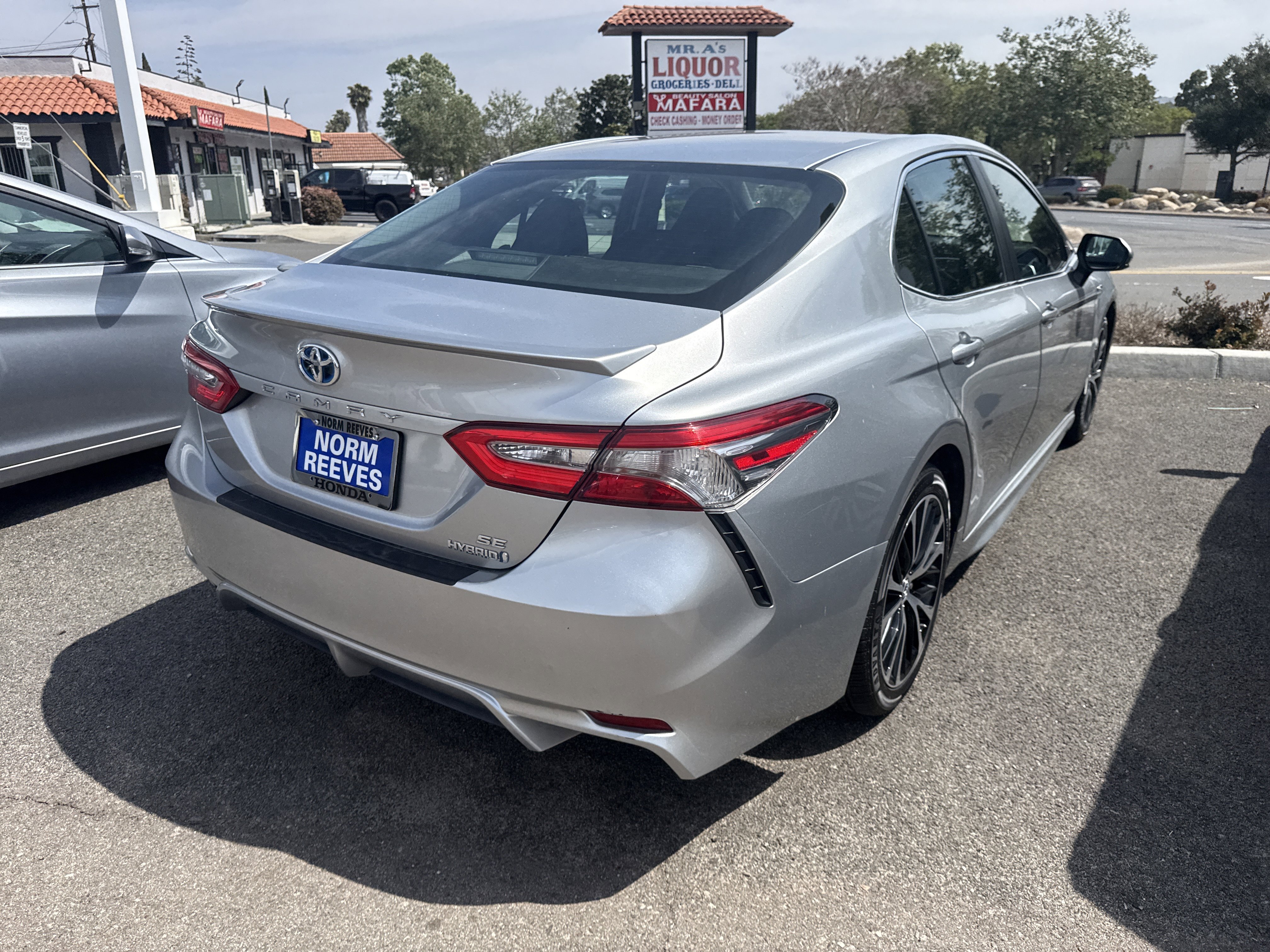 Used 2018 Toyota Camry SE image 5