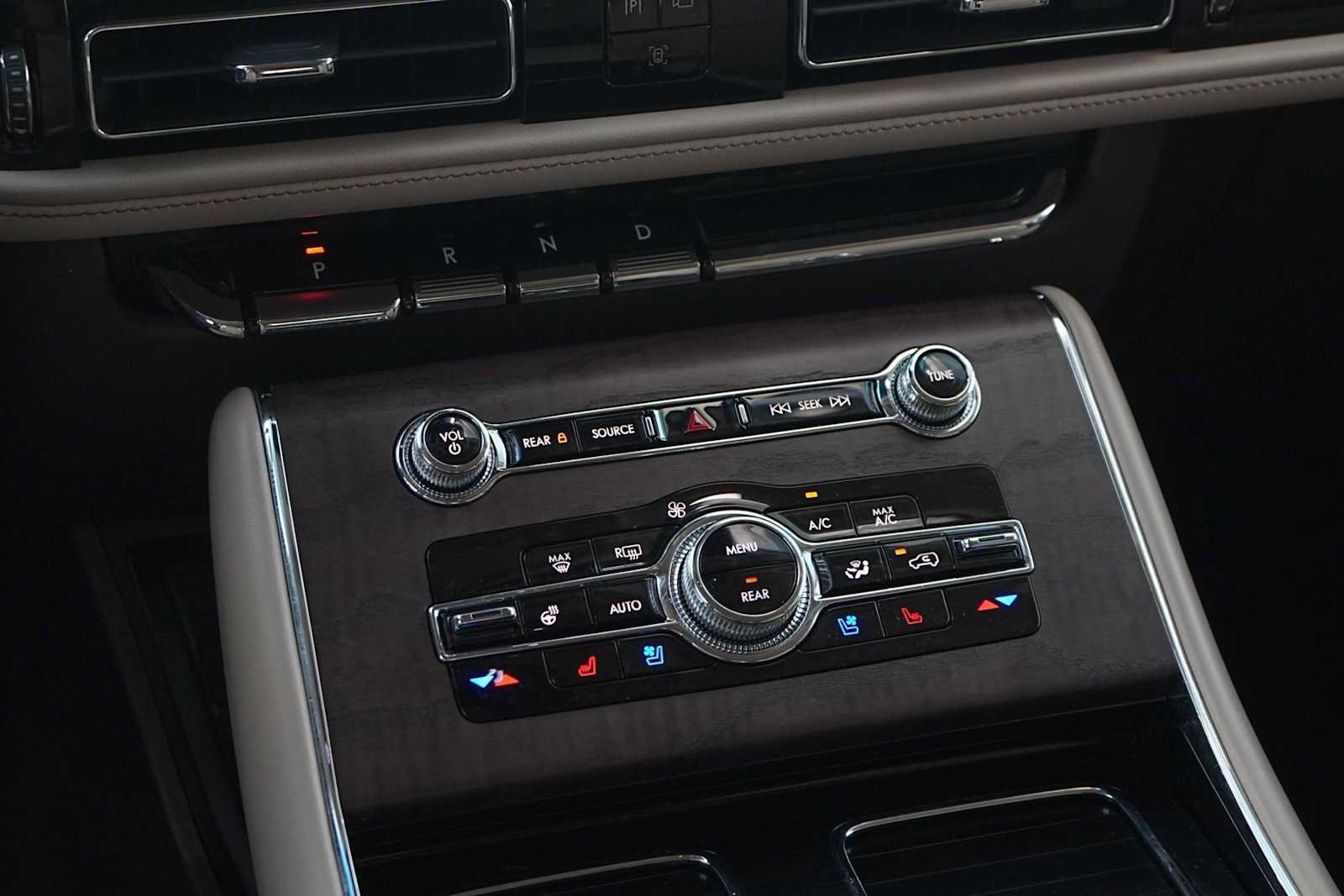 Used 2024 Lincoln Aviator Reserve w/ Equipment Group 201A RWD image 20