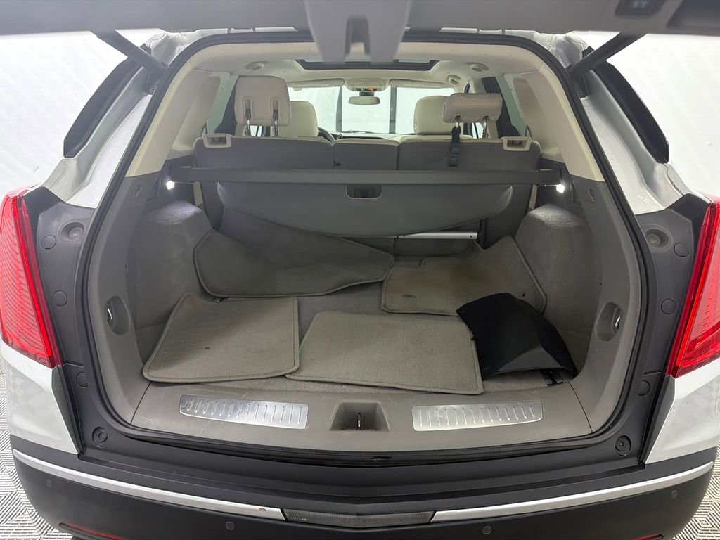 Used 2018 Cadillac XT5 Luxury w/ Driver Awareness Package image 19
