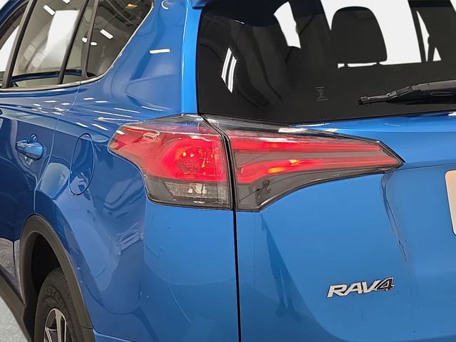 Used 2018 Toyota RAV4 XLE AWD/4WD image 34