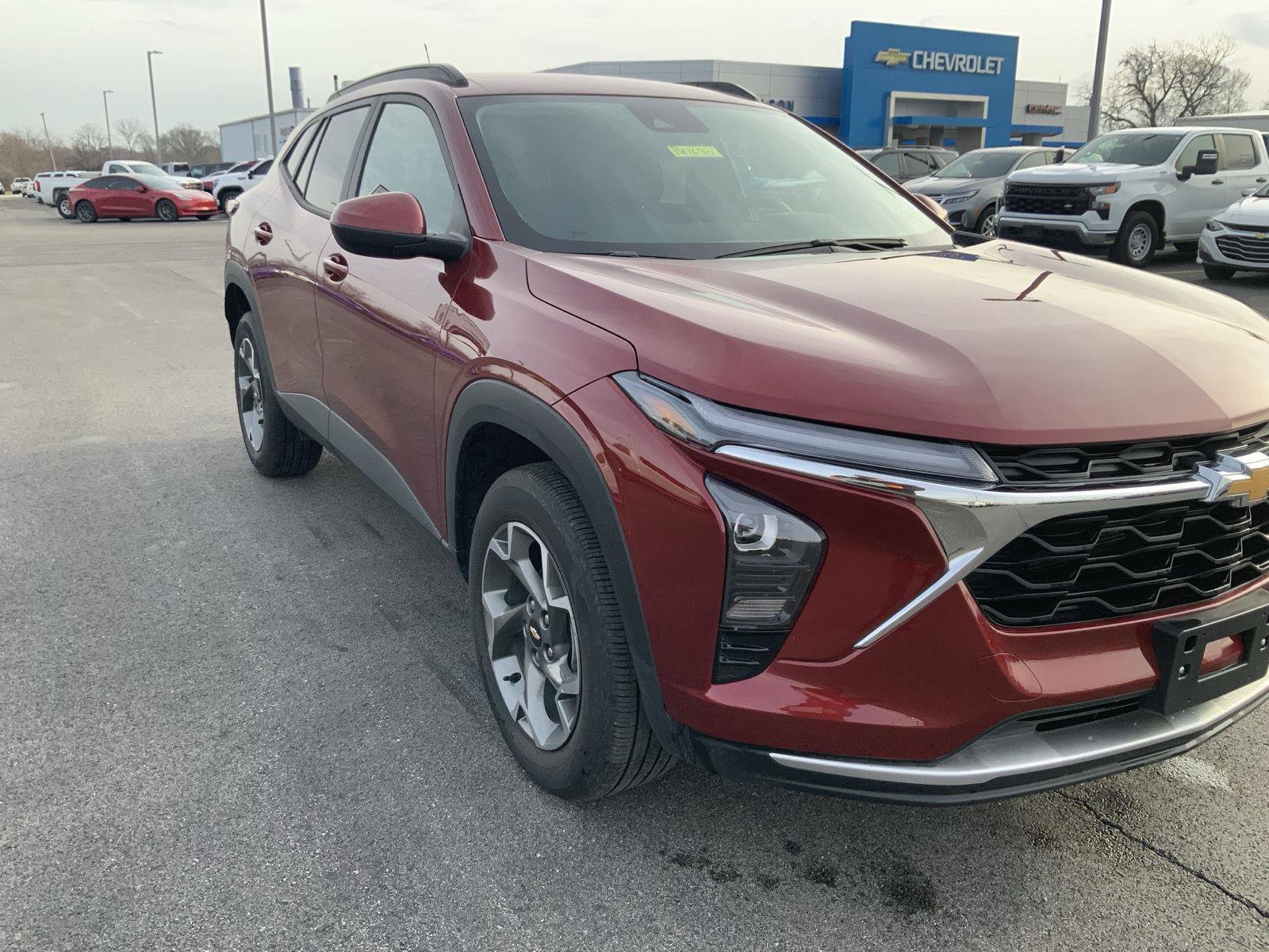 Used 2025 Chevrolet Trax LT w/ LT Convenience Package image 12