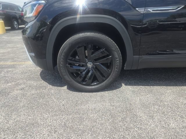 Used 2023 Volkswagen Atlas Cross Sport SE w/ Black Wheel Package AWD/4WD image 5