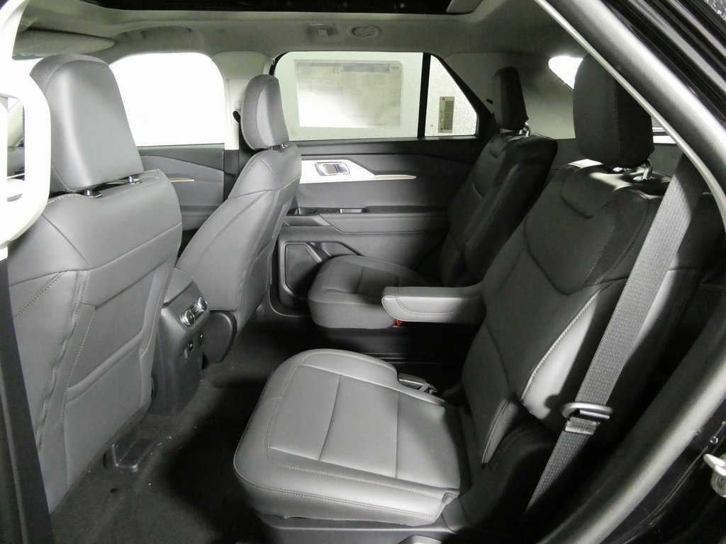New 2025 Ford Explorer Active w/ Active Comfort Package image 33