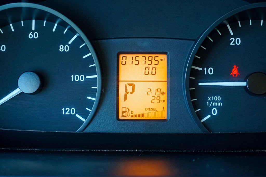 Used 2015 Mercedes-Benz Sprinter 2500 image 18