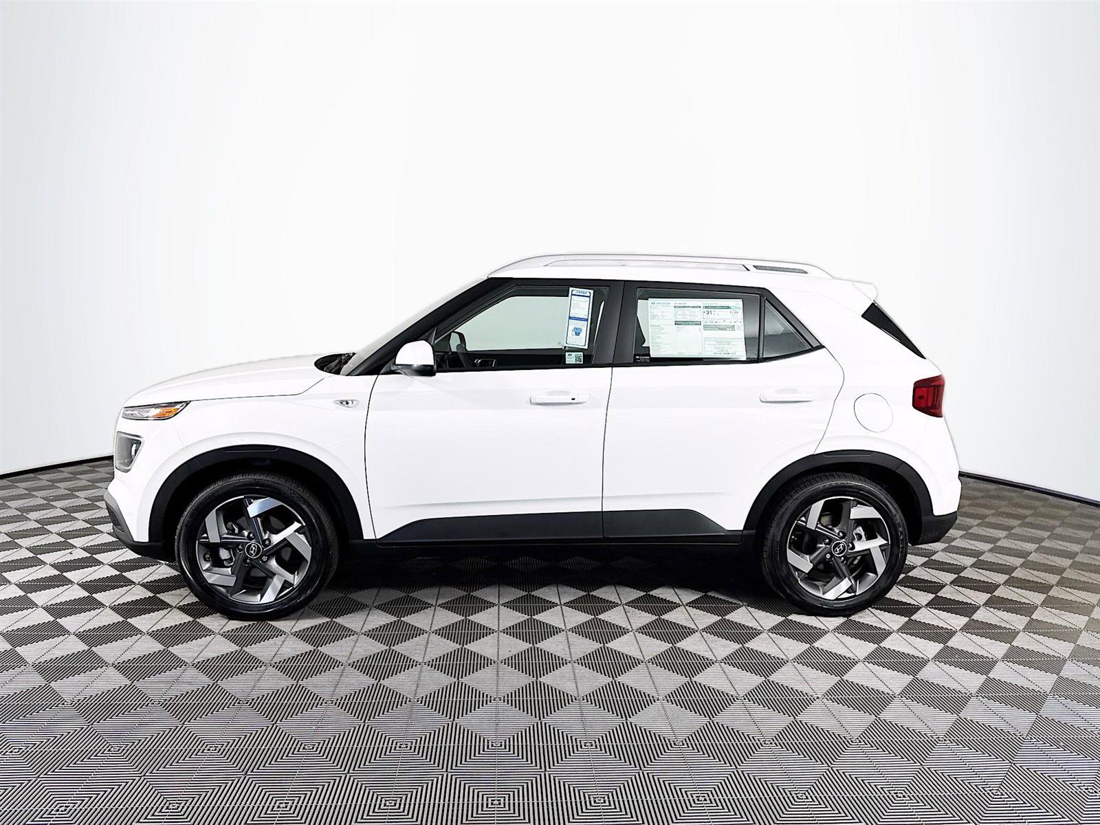 New 2025 Hyundai Venue SEL image 4