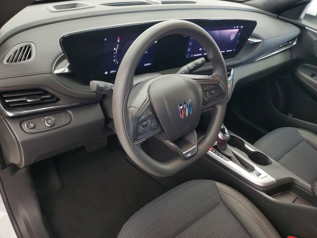 Used 2025 Buick Envista Preferred image 9
