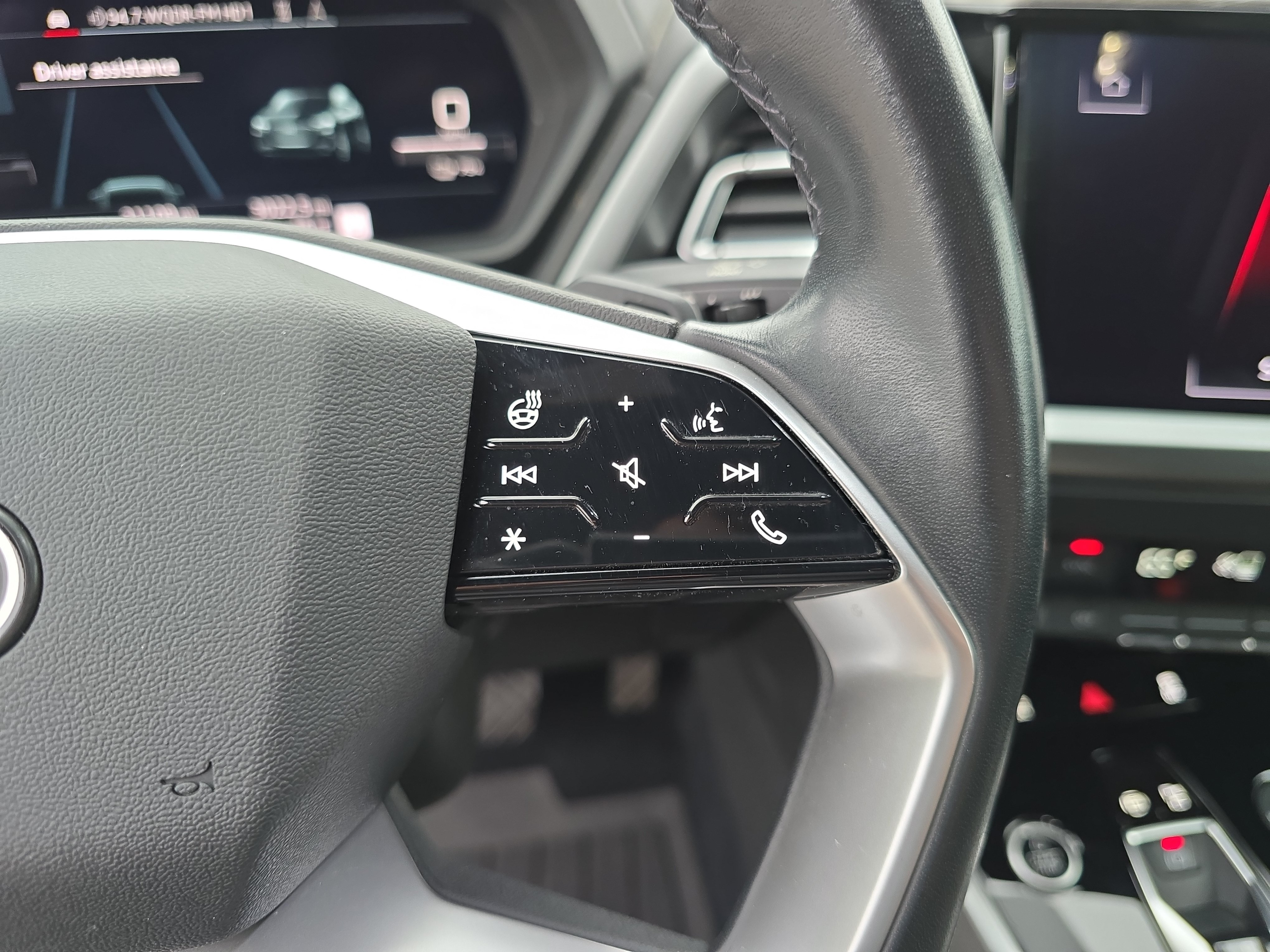 Used 2023 Audi Q4 e-tron Premium Plus AWD/4WD image 18