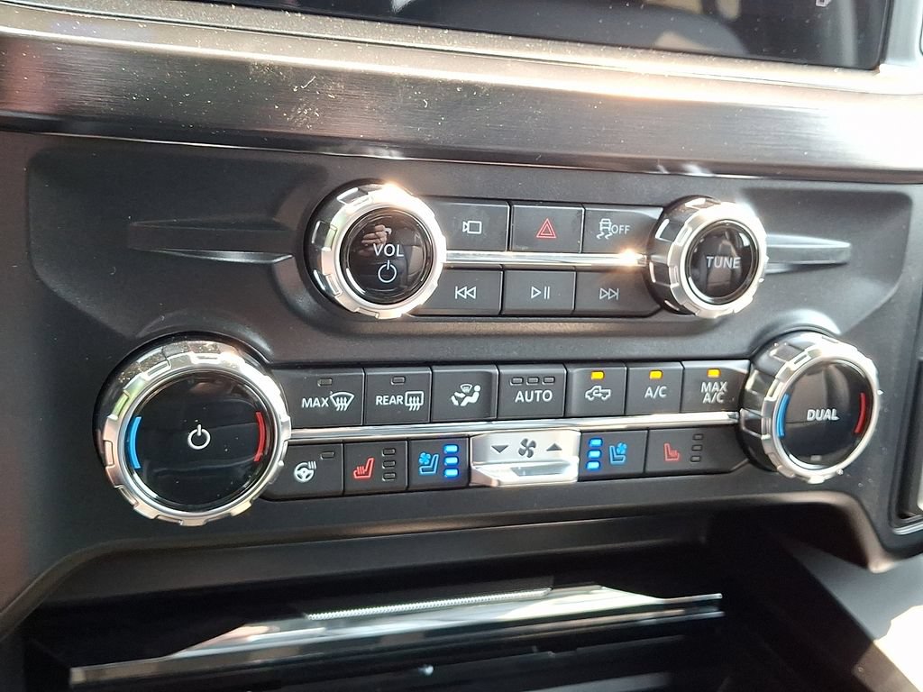 New 2026 Ford F250 Lariat w/ Black Appearance Package AWD/4WD image 11