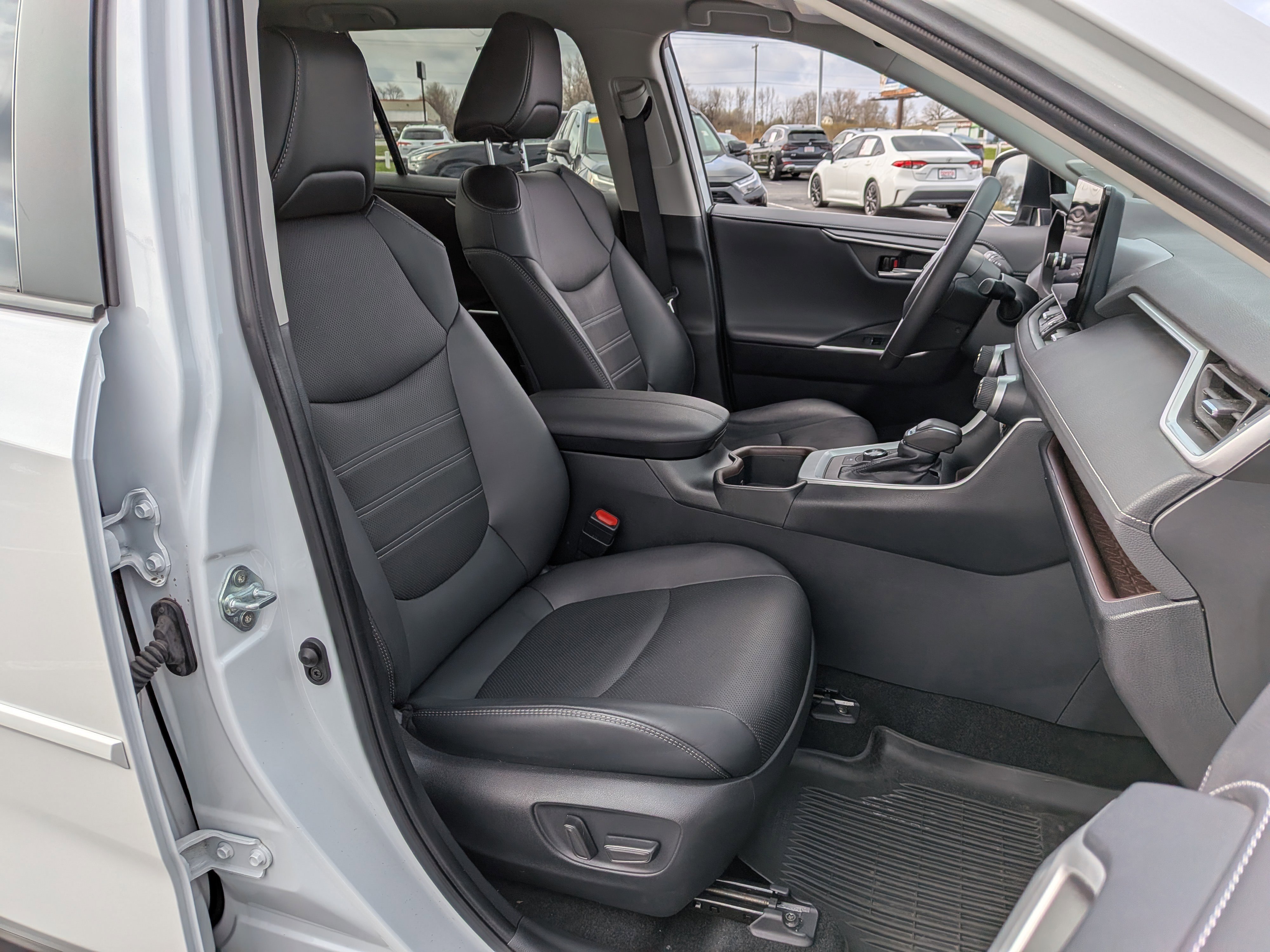 Used 2024 Toyota RAV4 Limited w/ Advanced Technology Package image 26