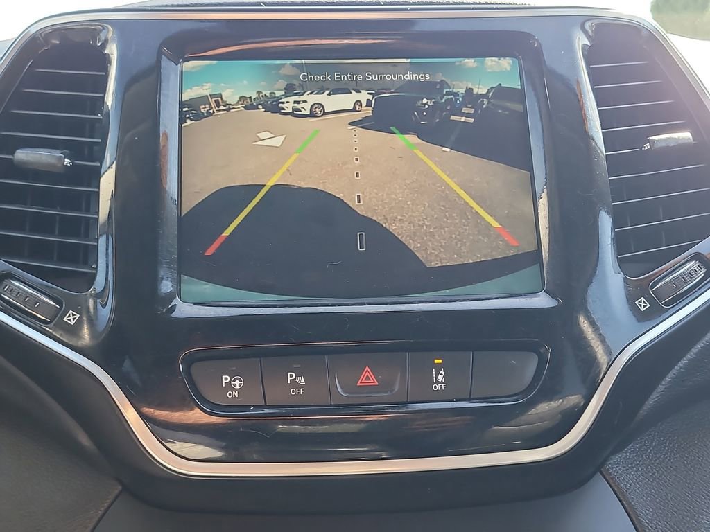 Used 2020 Jeep Cherokee Limited w/ Technology Group AWD/4WD image 25