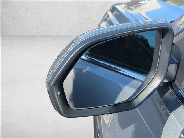 Used 2023 Volkswagen Tiguan SE R-Line FWD image 16