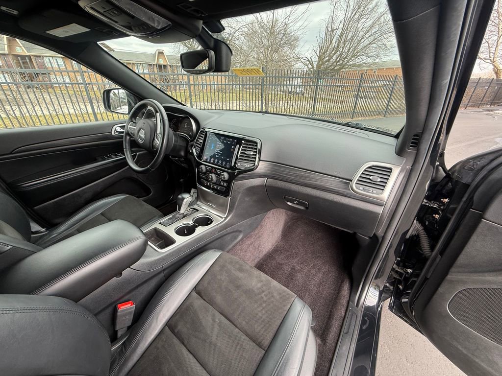 Used 2019 Jeep Grand Cherokee Altitude image 13