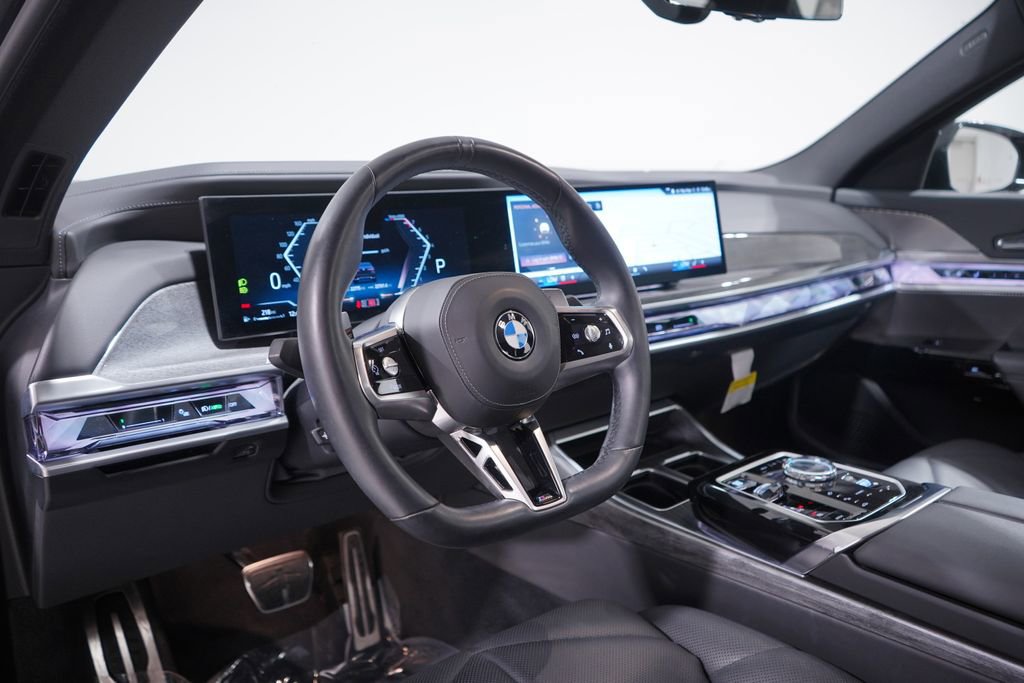 Used 2024 BMW 740i xDrive w/ Premium Package 2 AWD/4WD image 6