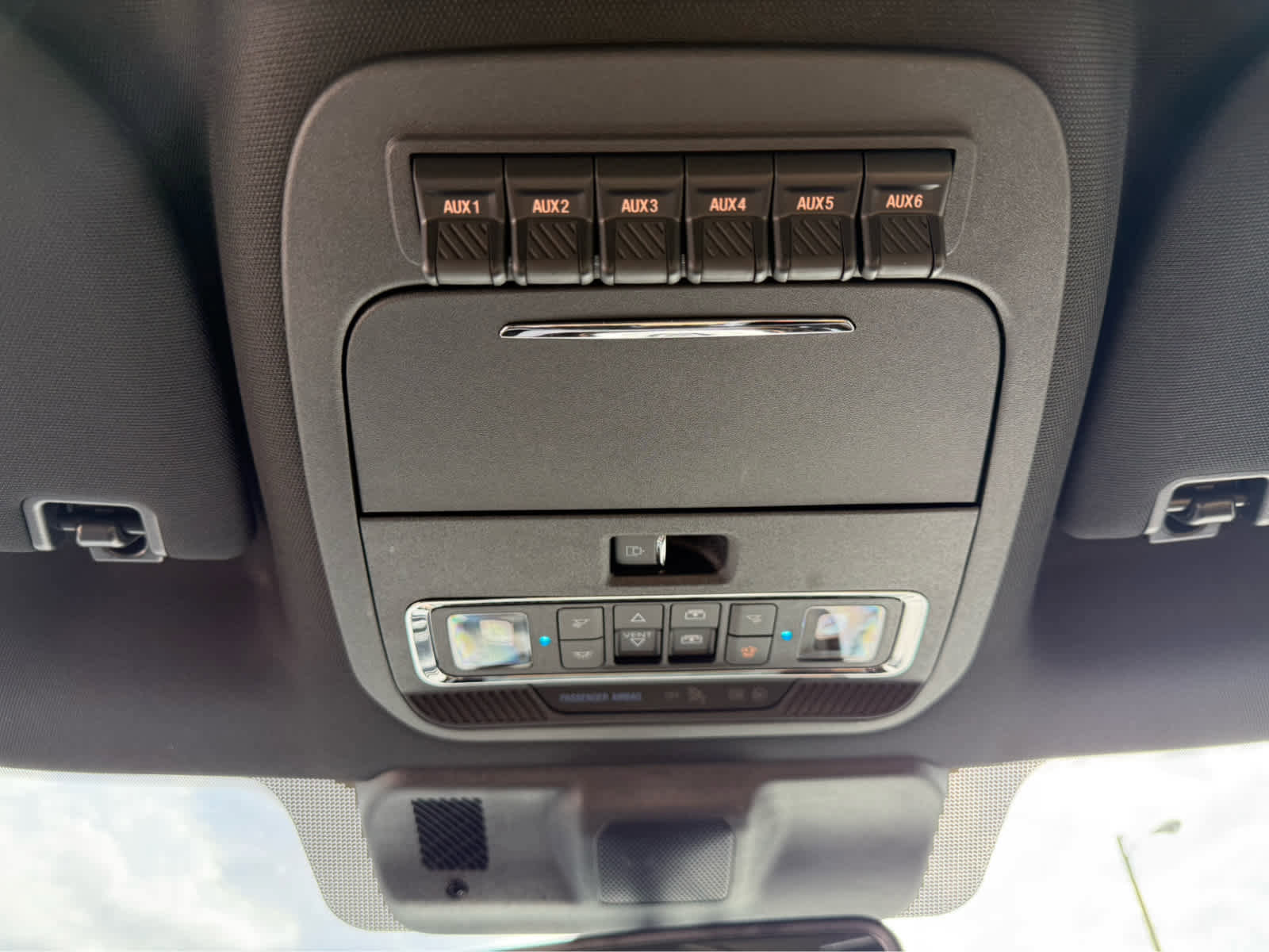 New 2025 Ford F350 Lariat w/ Chrome Package image 18