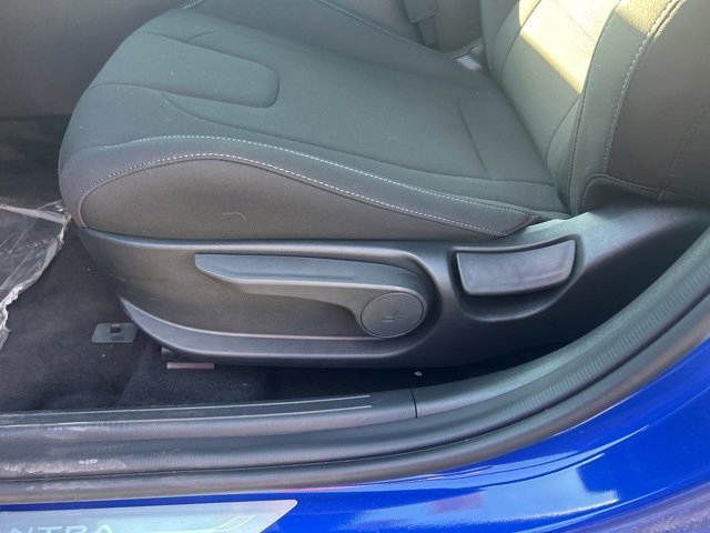 Used 2025 Hyundai Elantra Sport image 11