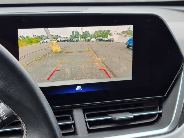 Used 2024 Chevrolet Trax LT w/ Driver Confidence Package FWD image 19