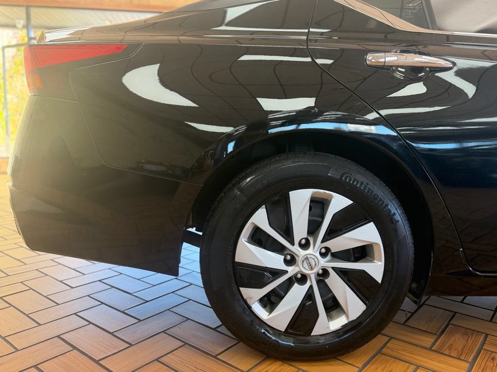 Used 2022 Nissan Altima 2.5 S FWD image 11