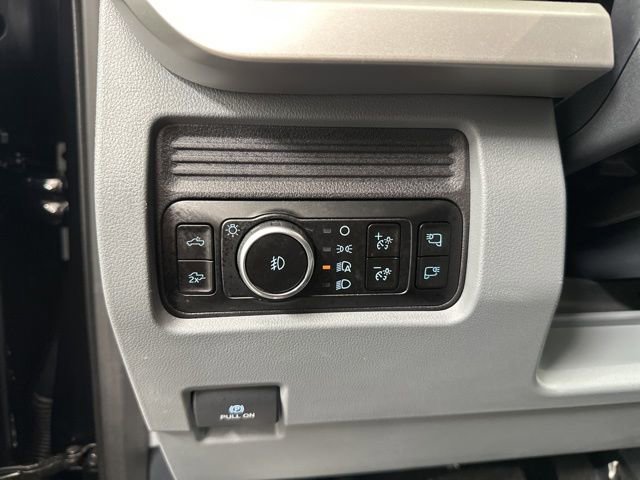 Used 2025 Ford F250 XLT w/ Black Appearance Package image 12