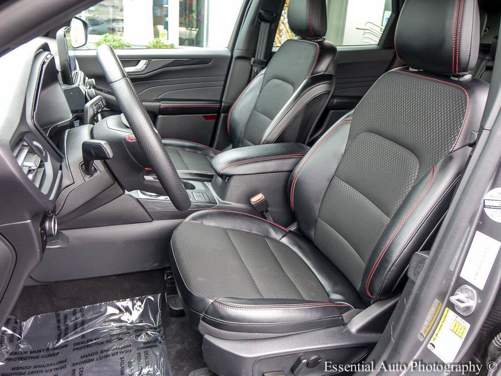 Used 2025 Ford Escape ST-Line Select AWD/4WD image 11