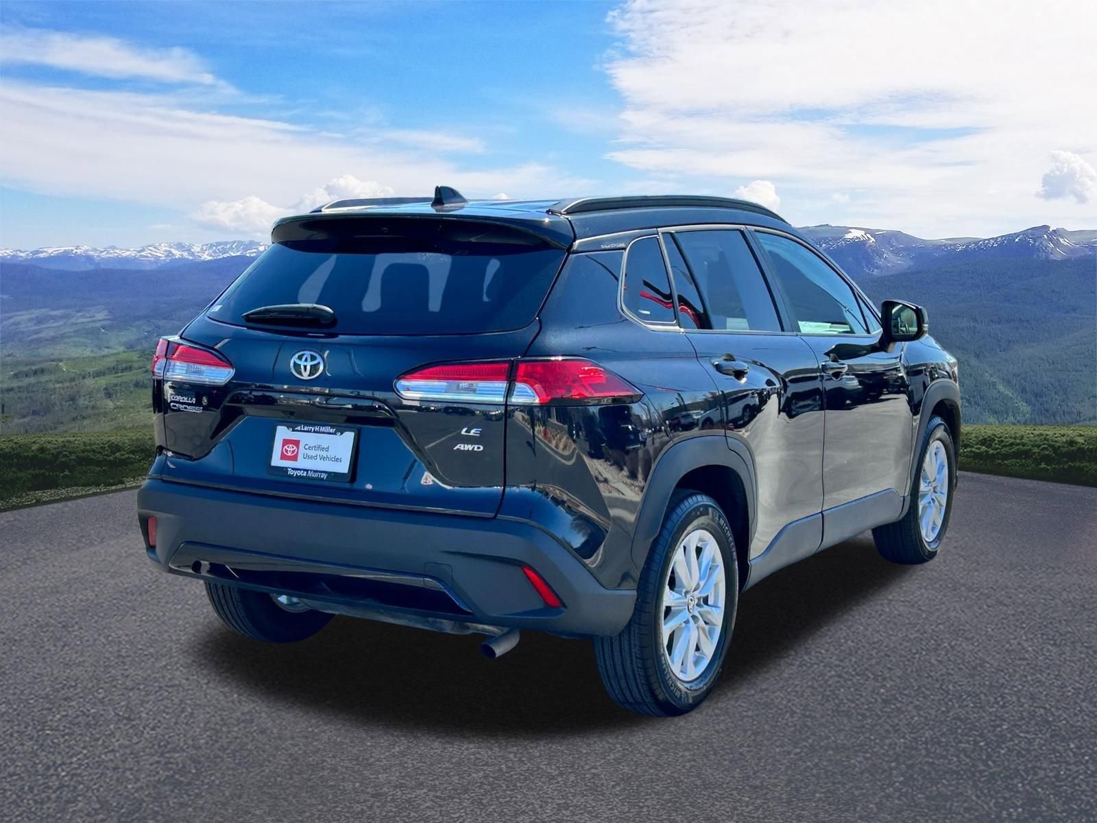 Certified 2025 Toyota Corolla Cross LE image 5