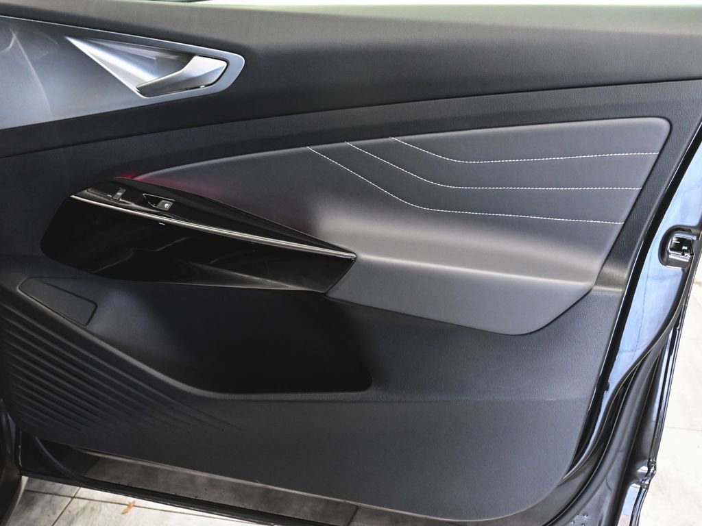 Used 2023 Volkswagen ID.4 Pro S image 10