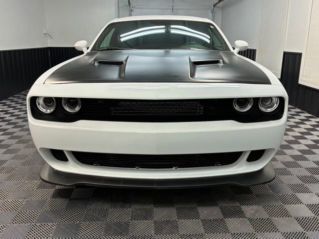 Used 2023 Dodge Challenger SXT image 2