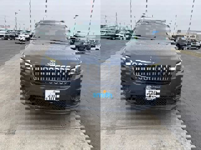 Used 2021 Jeep Cherokee Latitude w/ Mopar Interior Package image 8