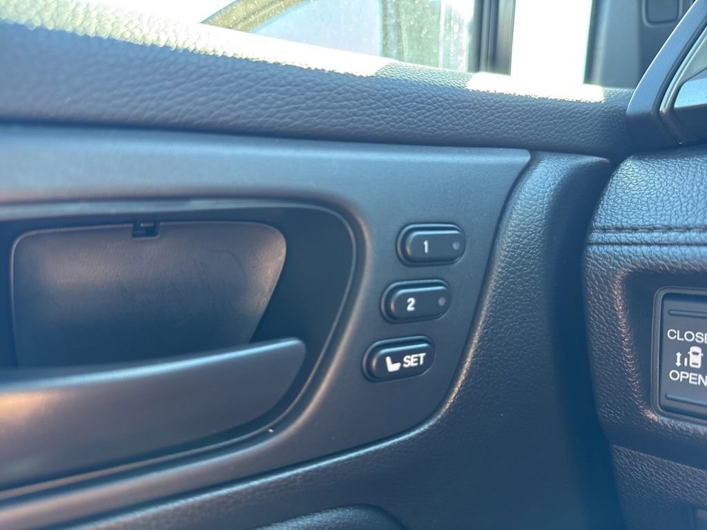 Used 2025 Honda Odyssey Sport-L image 7