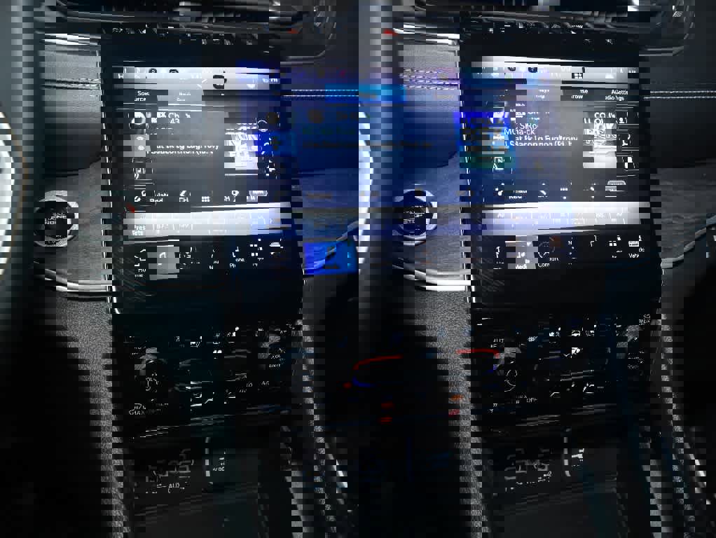 Used 2023 Jeep Grand Cherokee Limited w/ Luxury Tech Group II image 27