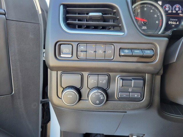 Used 2021 Chevrolet Suburban Premier w/ Premium Package image 17