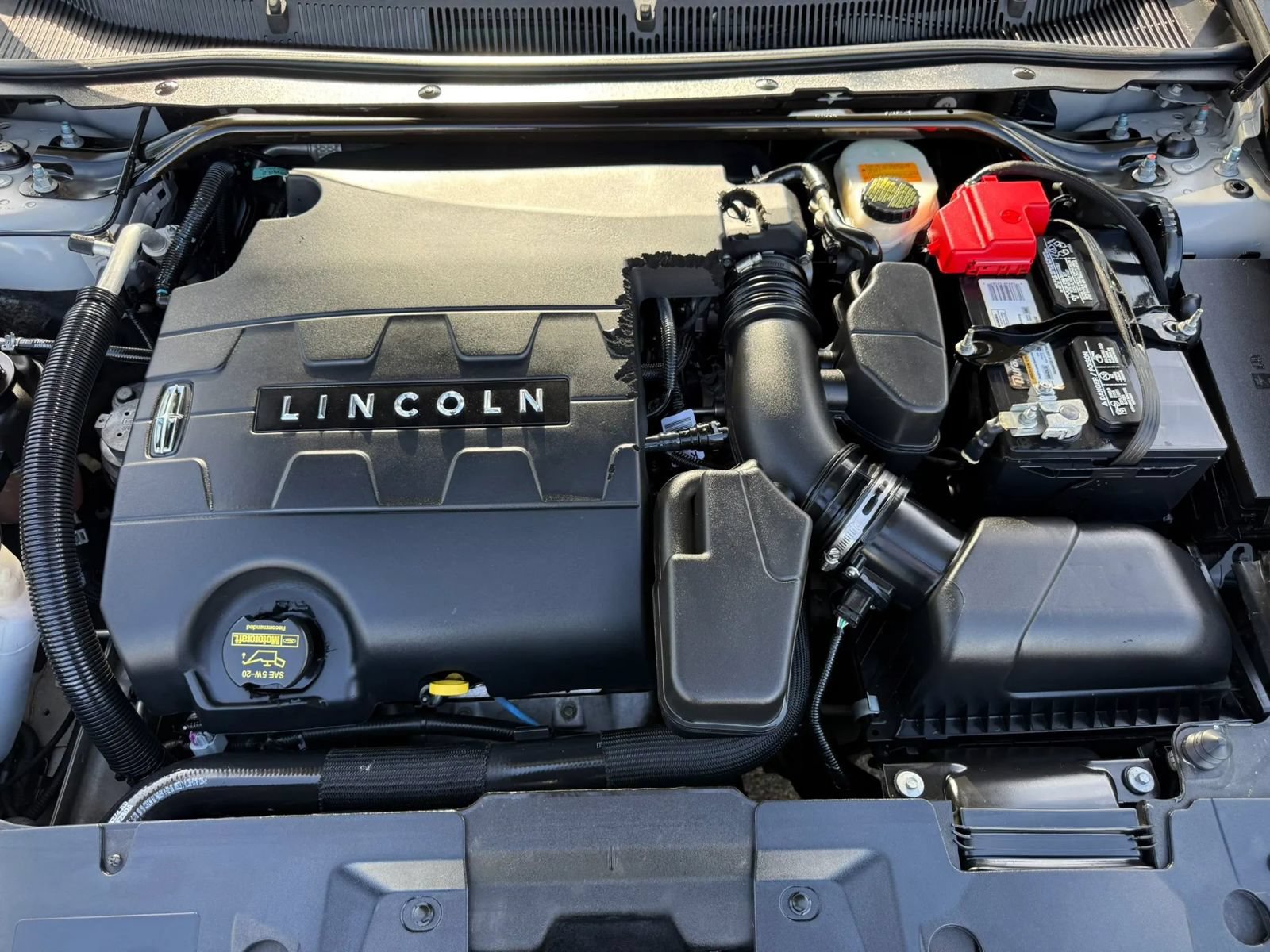 Used 2013 Lincoln MKS FWD image 32