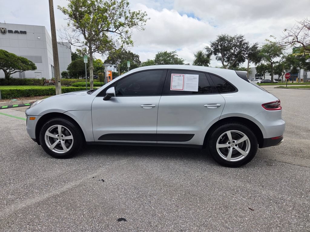 Used 2018 Porsche Macan AWD/4WD image 9