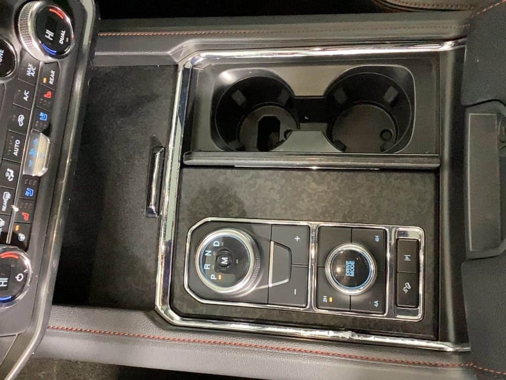 Used 2022 Ford Expedition Limited image 28