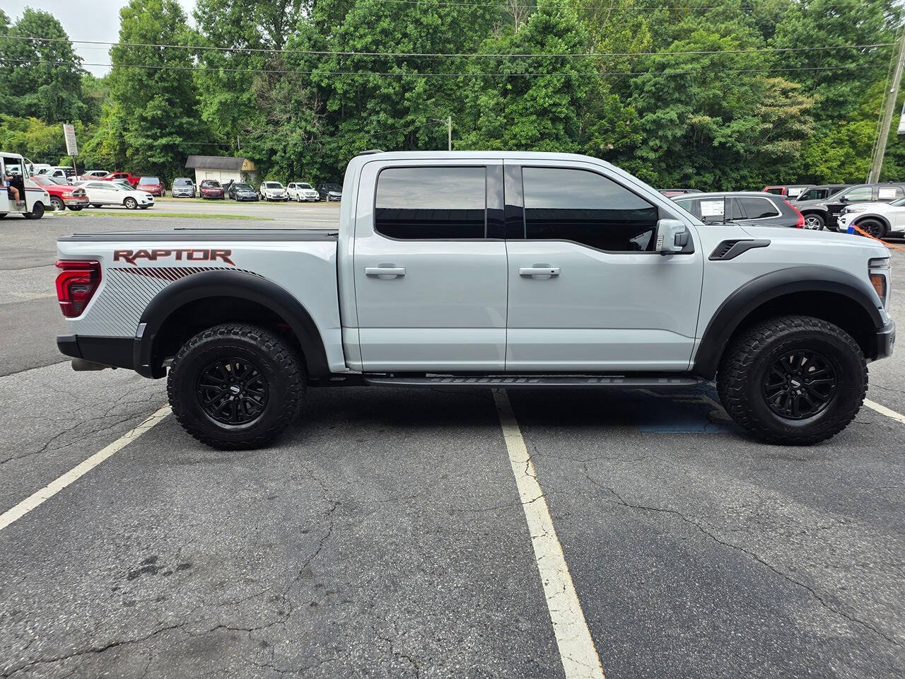 Used 2025 Ford F150 Raptor AWD/4WD image 8