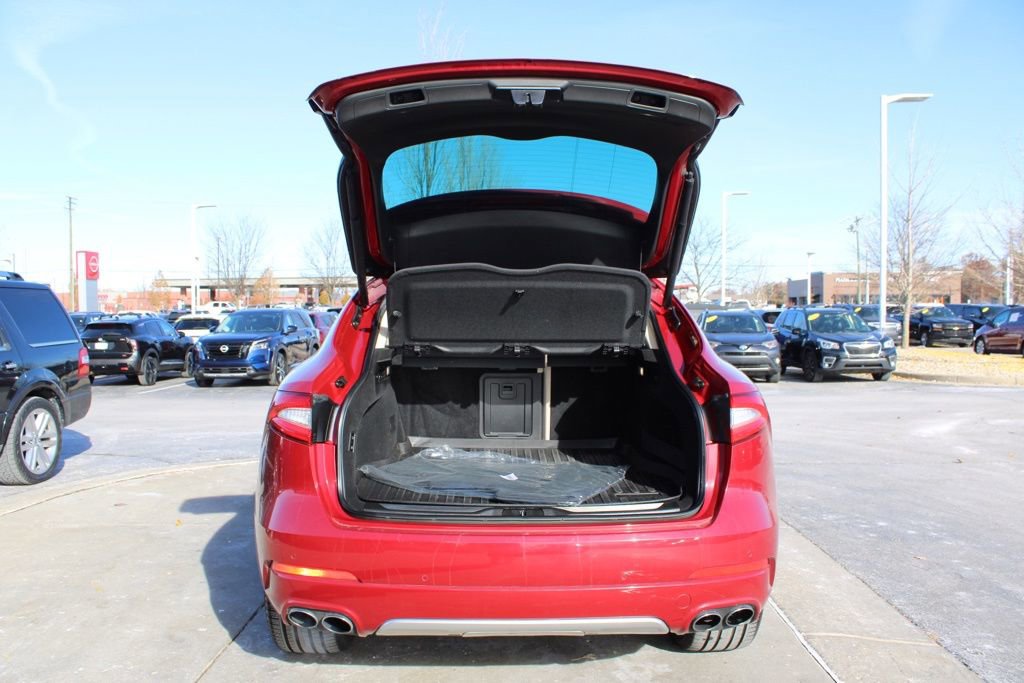 Used 2020 Maserati Levante S GranLusso image 9