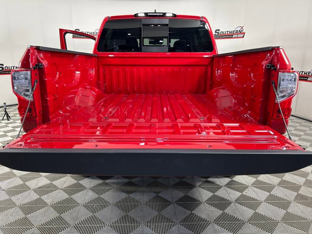 Used 2024 Nissan Titan SV w/ SV Convenience Package image 30