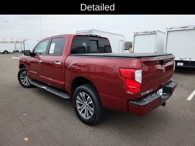 Used 2018 Nissan Titan SL image 5