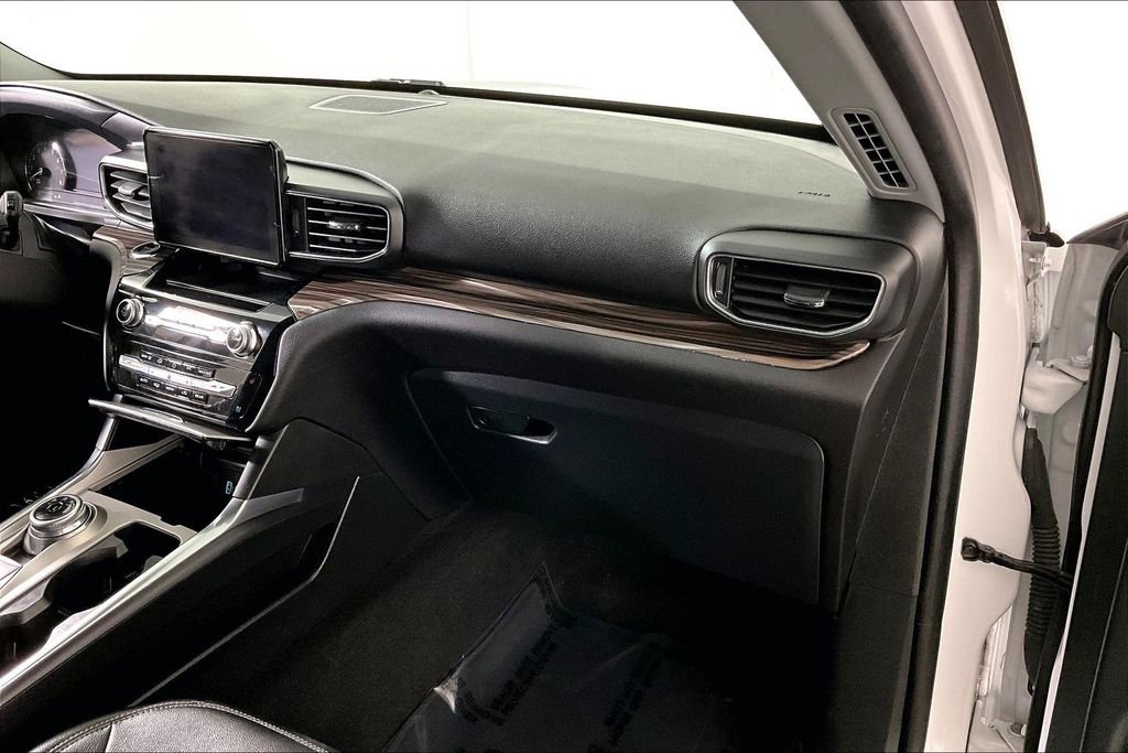 Used 2023 Ford Explorer Limited image 16